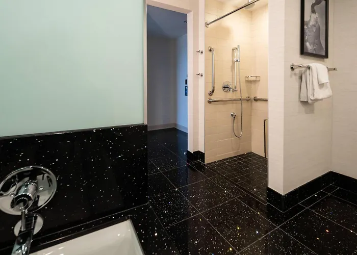 Radisson Blu Mall Of America 4*