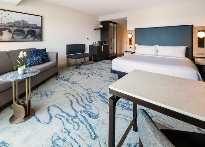 Radisson Blu Mall Of America 4*
