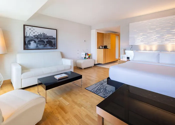 Radisson Blu Mall Of America 4*