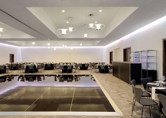 Radisson Blu Mall Of America 4*